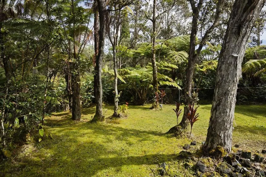 Romantic Volcano Retreat: Luxury Soak-Tub & Firepit Near Hawaii Park 0*,