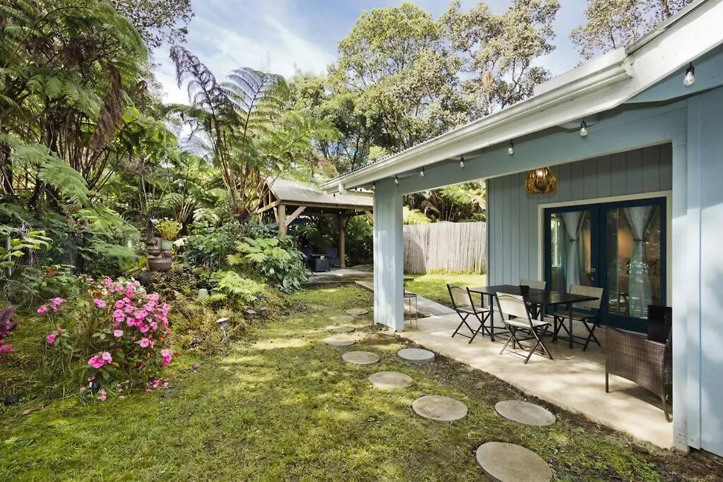 Romantic Volcano Retreat: Luxury Soak-Tub & Firepit Near Hawaii Park United States