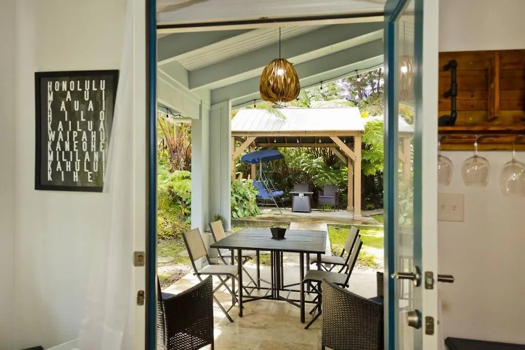 Romantic Retreat, Relax At Hot-Tub, Indoor & Outdoor Shower, Firepit, 5 Min To Hawaii Volcano Park