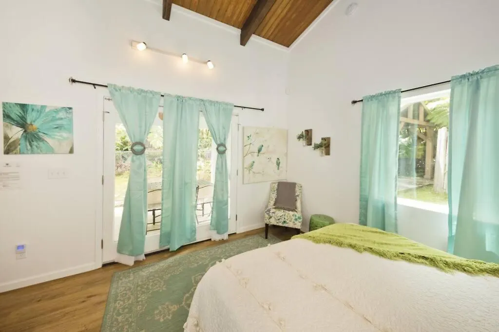 Romantic Retreat, Relax At Hot-Tub, Indoor & Outdoor Shower, Firepit, 5 Min To Hawaii Volcano Park بيت للعطل