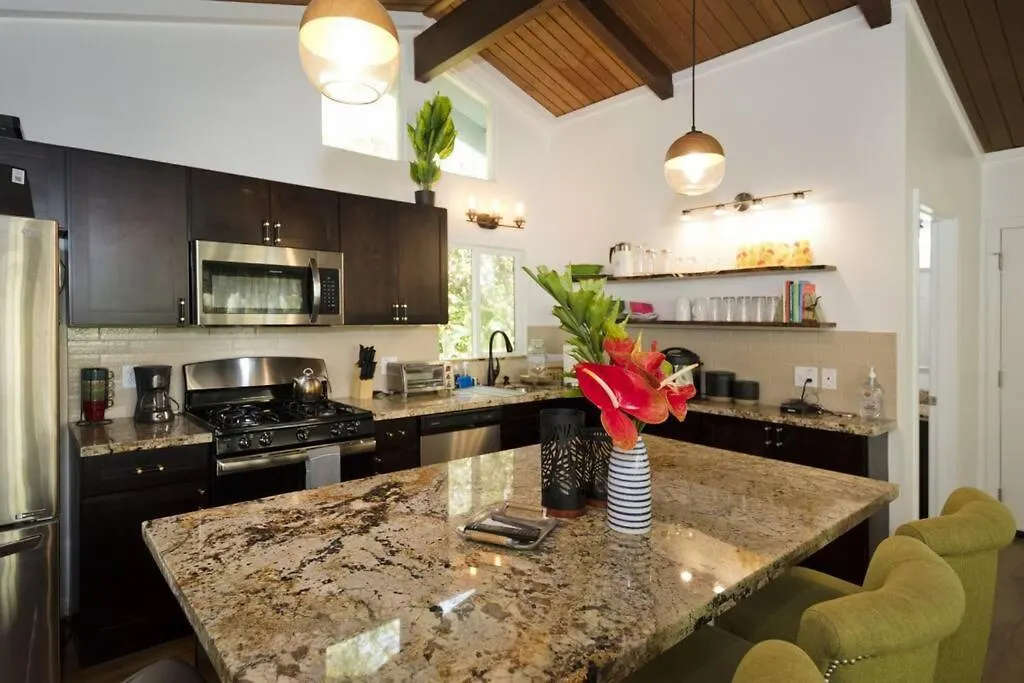 Romantic Retreat, Relax At Hot-Tub, Indoor & Outdoor Shower, Firepit, 5 Min To Hawaii Volcano Park 0*,