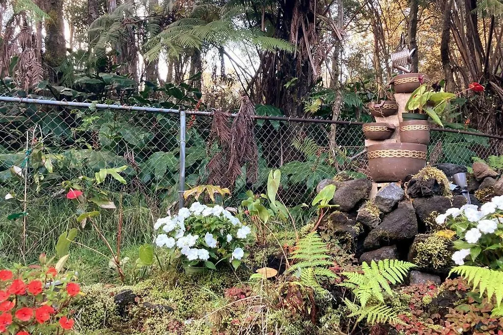 Romantic Retreat, Relax At Hot-Tub, Indoor & Outdoor Shower, Firepit, 5 Min To Hawaii Volcano Park Dom wakacyjny