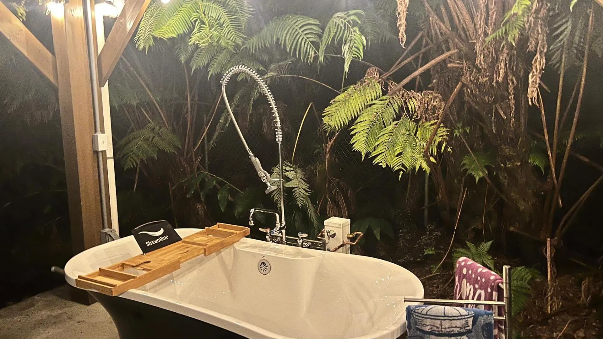 Romantic Retreat, Relax At Hot-Tub, Indoor & Outdoor Shower, Firepit, 5 Min To Hawaii Volcano Park Prázdninový dům